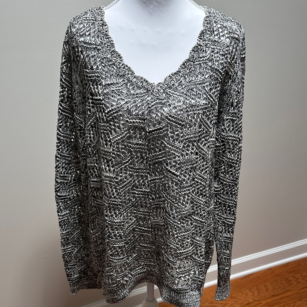 LOFT Black and White Knit Sweater